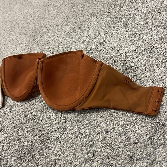 SKIMS Ultra Fine Mesh Strapless Bra 32D - no straps NWT - Picture 7 of 8